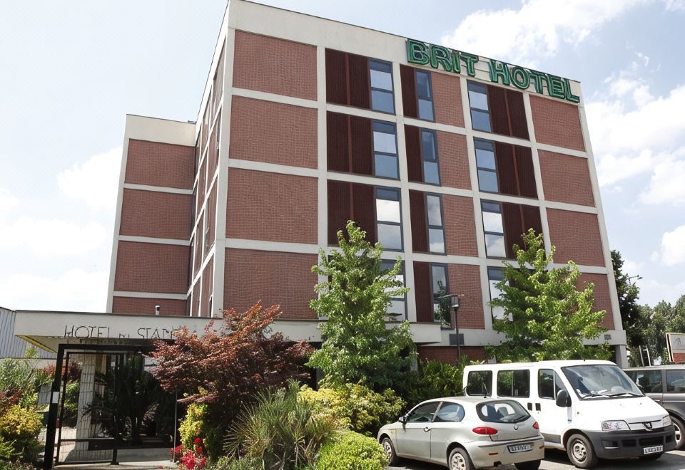 Brit Hotel Du Stade Rennes Ouest - Housity