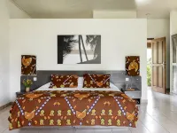 Hotel Coucoue Lodge Hotele w: Adiake