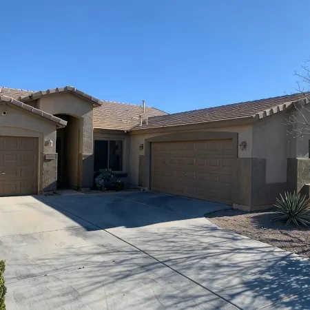 Charming 4-bedroom house with WiFi and AC in Maricopa