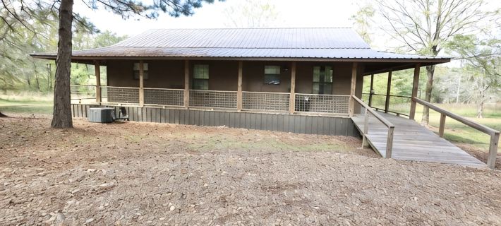Old Mill Cabin #1 - on the Little MO River, large yard, close to Diamond Mine! Hotels in Pike County