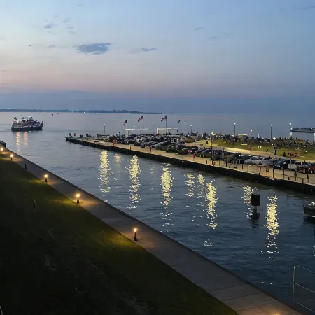 Sparkling clean, family friendly condo right on the water! Cedar Point View!