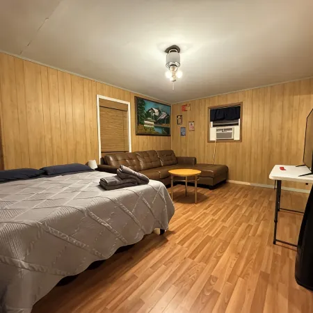 “Historic Route 66 Cabin in Downtown Ocala”