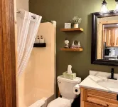 Newly Remodeled Fireplace Studio Ski-in/Ski-Out Condo-Balcony, Pool & Hot Tub - 발코니