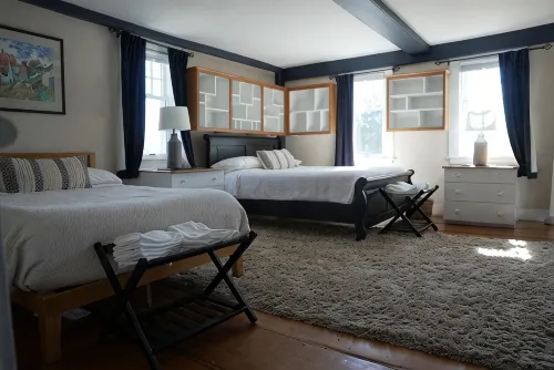 5 minute walk to Beach, Stage Fort Park, and Gloucester Promenade! - 3-Star