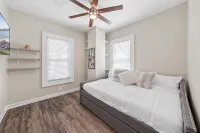 Spacious and family friendly getaway. 8 mins from Chicago Premium Outlet Mall. - Homestays