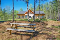 Private Heated Pool, Fishing Pond, Zip Line. Private 10 Acre Getaway! - Boutique