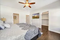 Clean, Cozy home near St. Luke's - 4-Star