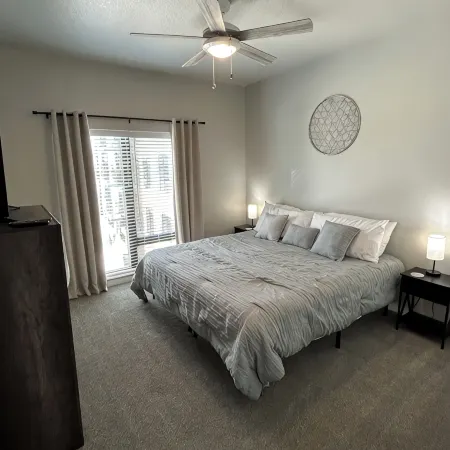 Comfortable 1 Bedroom, Gym, Social Room, Balcony