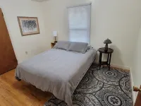 Relaxed, pet-friendly home walkable to Clemson campus, stadiums or downtown. - 2-Star