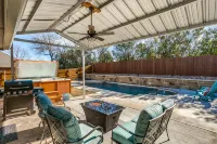 Rockwall Lux Retreat💥Pool&Spa💥Covered Patio-5min walk downtown-Parks-Trails-Lake - 3-Star