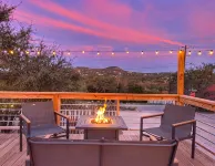 Heated Cowboy Pool, King Suite, Firepit, Views & Prime Location - Canyon Lake - 4-Star