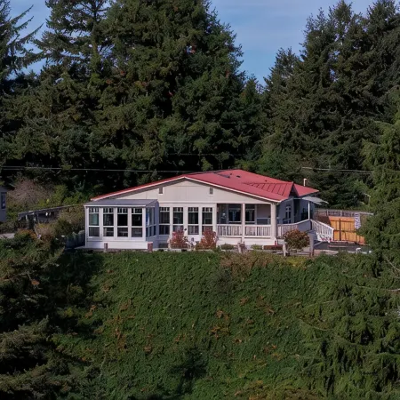 Serene Lake View Retreat