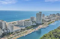 Fontainebleau III Sorrento OceanView Suite Free Valet & Spa Pass No Resort Fees! - Private Pools
