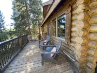 Cozy Chalet - 1 mile from town entrance! Lake Views! - Hytter