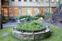 In Town Loft Apartment in 19th C Stone Wireworks Factory (2000+ sq ft) - 4-Star