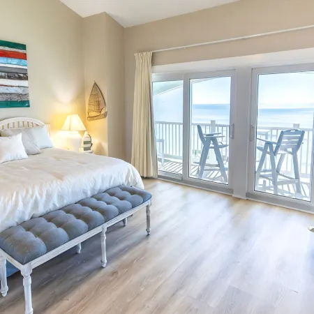 Beautiful, Large Gulf Front Condo - Private Beach - Beach Set up Included