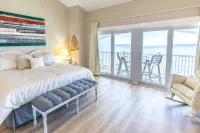 Beautiful, Large Gulf Front Condo - Private Beach - Beach Set up Included - piscina