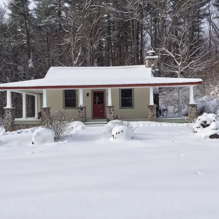 The Lehigh Cottage - Pocono Mountains get-away with gorgeous private waterfall!