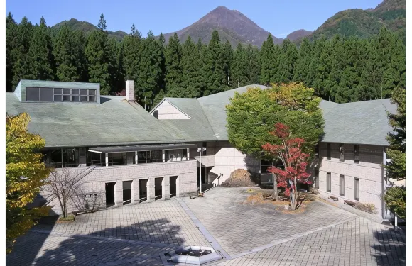 倉淵川浦温泉酒店