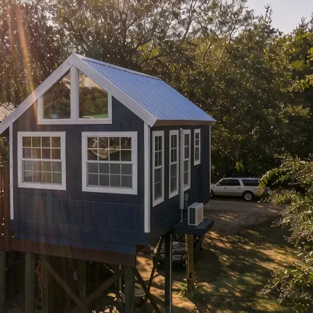Bass-KIN on the RIver-Tiny House in F'Hope-Waterfront-Kayaks-38Min to Gulf