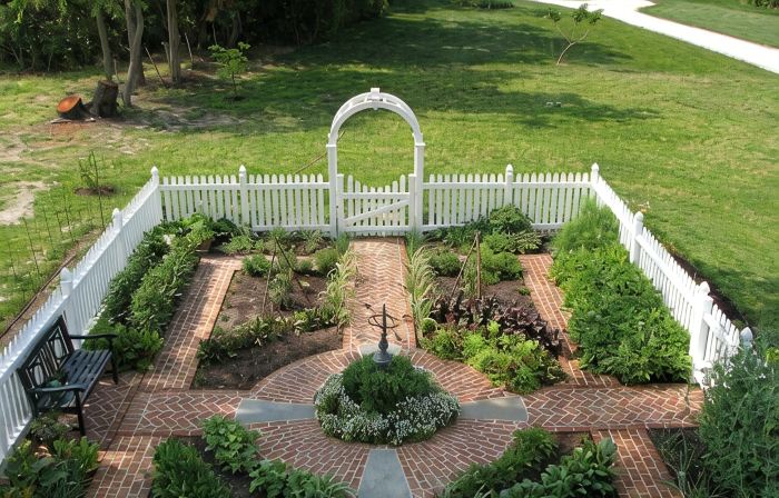 Historic Cottage on Ware River Estate