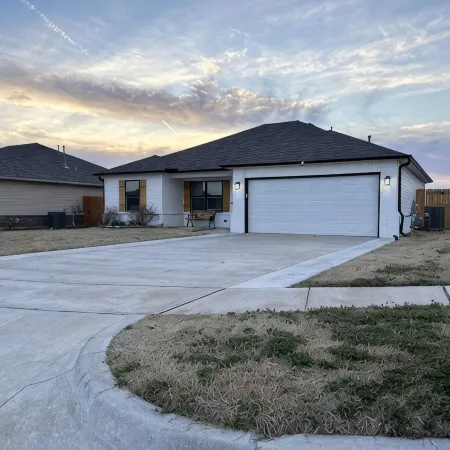 Welcome to Innovators Home Broken Arrow with Large Driveway