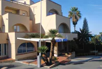 Helios Hotel - Airport Shuttle