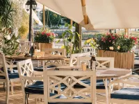 Hotel on Plonge Junior - breakfast