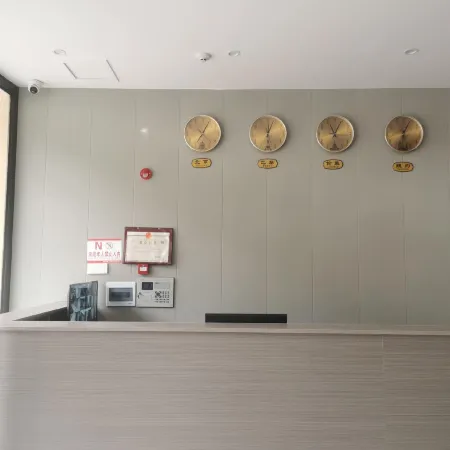 Zhayu Yiju Business Hotel