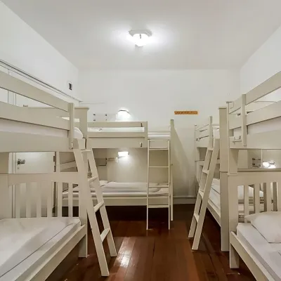 Beat Arts Hostel at Chinatown Các khách sạn gần Trung tâm mua sắm People's Park Complex