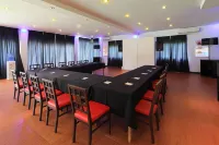 Microtel by Wyndham Tarlac Hotels in Concepcion