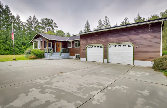 河濱出租屋，帶甲板：距離華萊士瀑布4英里！