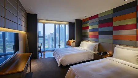H2O Hotel