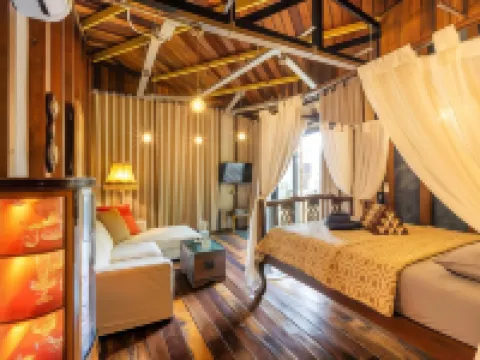 沃拉曼 B-One 薩科特山酒店