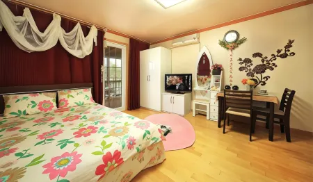 Pyeongchang Daegwallyeong White Tree Pension Отели рядом с достопримечательностью «Daegwallyeong Sheep Farm»