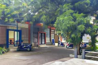 Bromo 22 Homestay Syariah Near Terminal Bayuangga Probolinggo Mitra RedDoorz Hotels in Ketapang