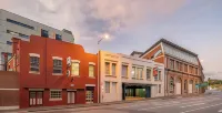 The Old Woolstore Apartment Hotel Hotel dekat Tasmanian Museum and Art Gallery