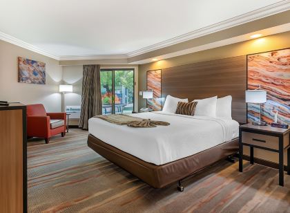 Best Western Plus Wine Country Inn  Suites