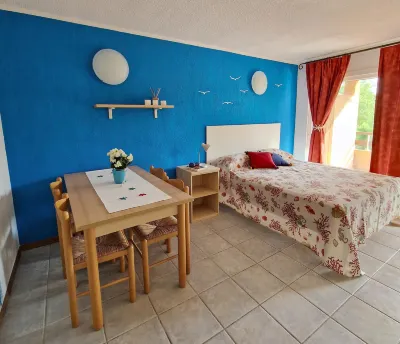 Studio 2 ou 3 personnes 150 m plage - Ghisonaccia Hôtels à proximité de : Spiaggia di Casabianda