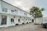 Urbanview Hotel Khayrizsan Tasikmalaya by RedDoorz Hotels in Ciamis