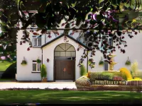 Llechwen Hall - Villas