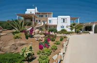 Salty Houses Hotels in Kalafatis