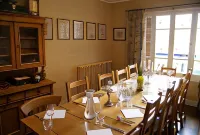 Les Portails Bleus Hotels in Cluny