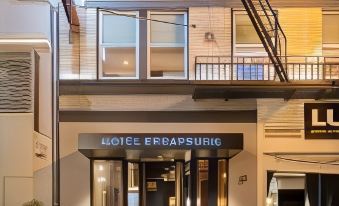 5. Hotel St..