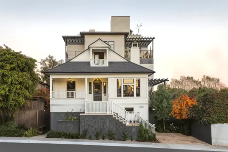 Hotel 850 Svb, West Hollywood, a Member of Design Hotels Отели рядом с достопримечательностью «West Hollywood Chamber of Commerce»