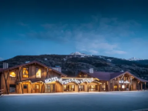 Hotel Base Camp Lodge - Bourg Saint Maurice Hotels in Savoie