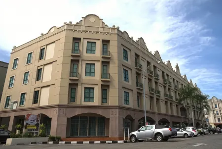 Hotel Seri Costa Отели рядом с достопримечательностью «Dataran Pahlawan Melake Megamall»