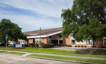 Federal City Inn & Suites