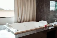 マイアミホテルバイHホテルズ - ビジネス - 駐車場