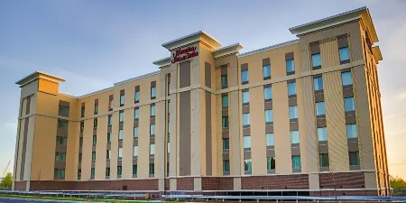Hampton Inn & Suites Charlotte Ballantyne Отели в г. Веддингтон